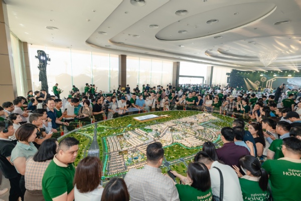 Hàng nghìn nhà đầu tư hội tụ tại sự kiện ra mắt phân khu Mặt Trời Vinhomes Golden City