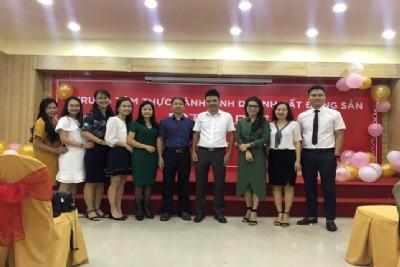 Sinh viên chuyên ngành Thẩm định giá & Kinh doanh bất động sản - Khoa Tài chính Doanh nghiệp tham quan, khảo sát thực tế