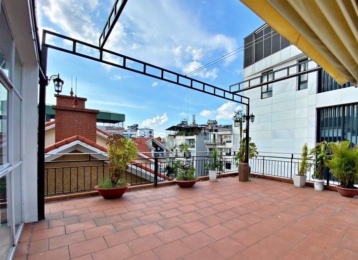 Bán biệt thự 126m2 căn góc 2 mặt thoáng, mặt tiền hơn 9m nở hậu tại Đặng Thai Mai, Tây Hồ