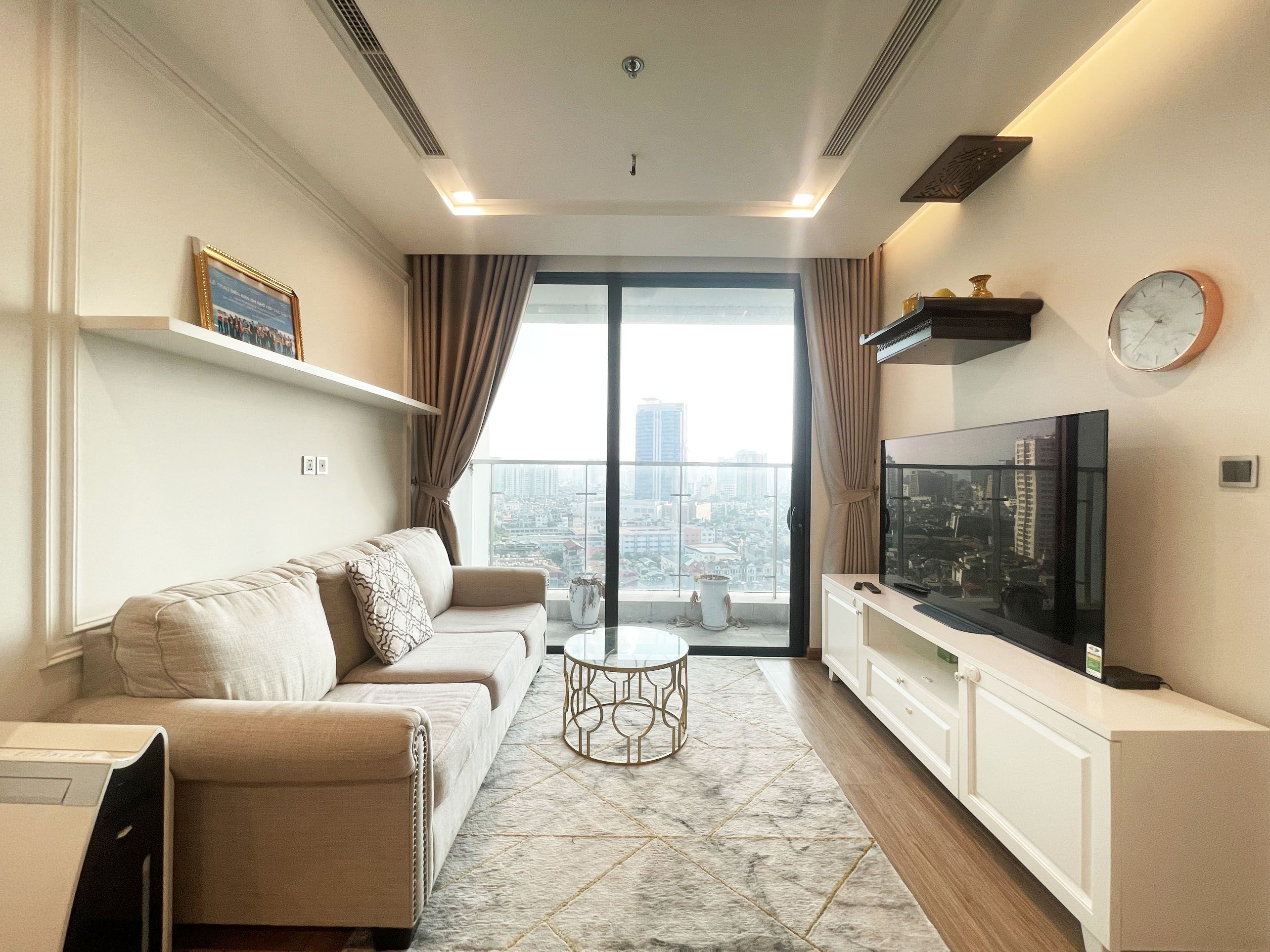 Cho thuê căn hộ 2 ngủ toà M1 tại Vinhomes Metropolis
