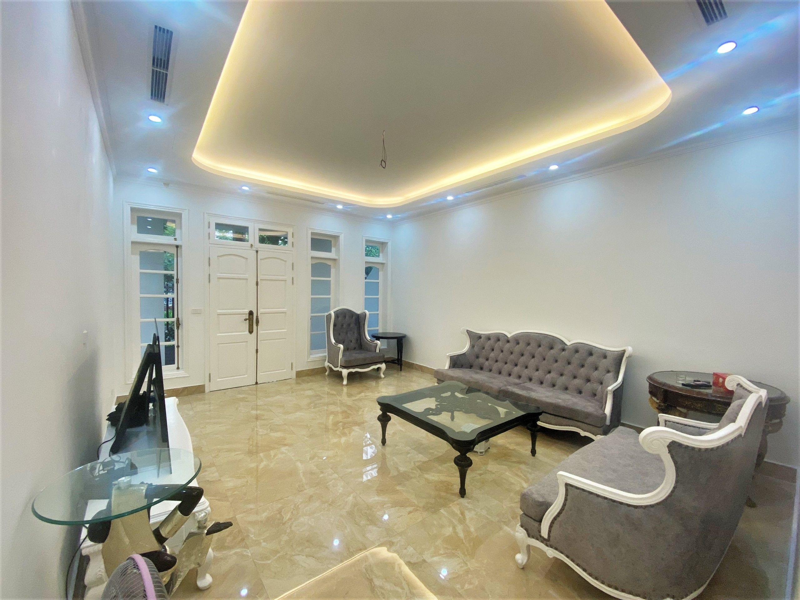 Chính chủ cho thuê biệt thự 198m2 full đồ đẳng cấp tại C2 Ciputra