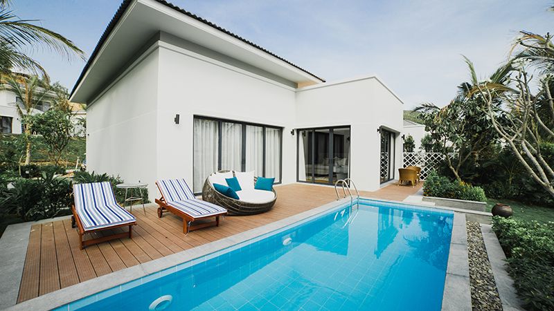 Cần bán biệt thự song lập hướng Tây Bắc bể bơi riêng 3 tầng 1 tum khu Lam Ngọc Vinhomes Pearl Bay