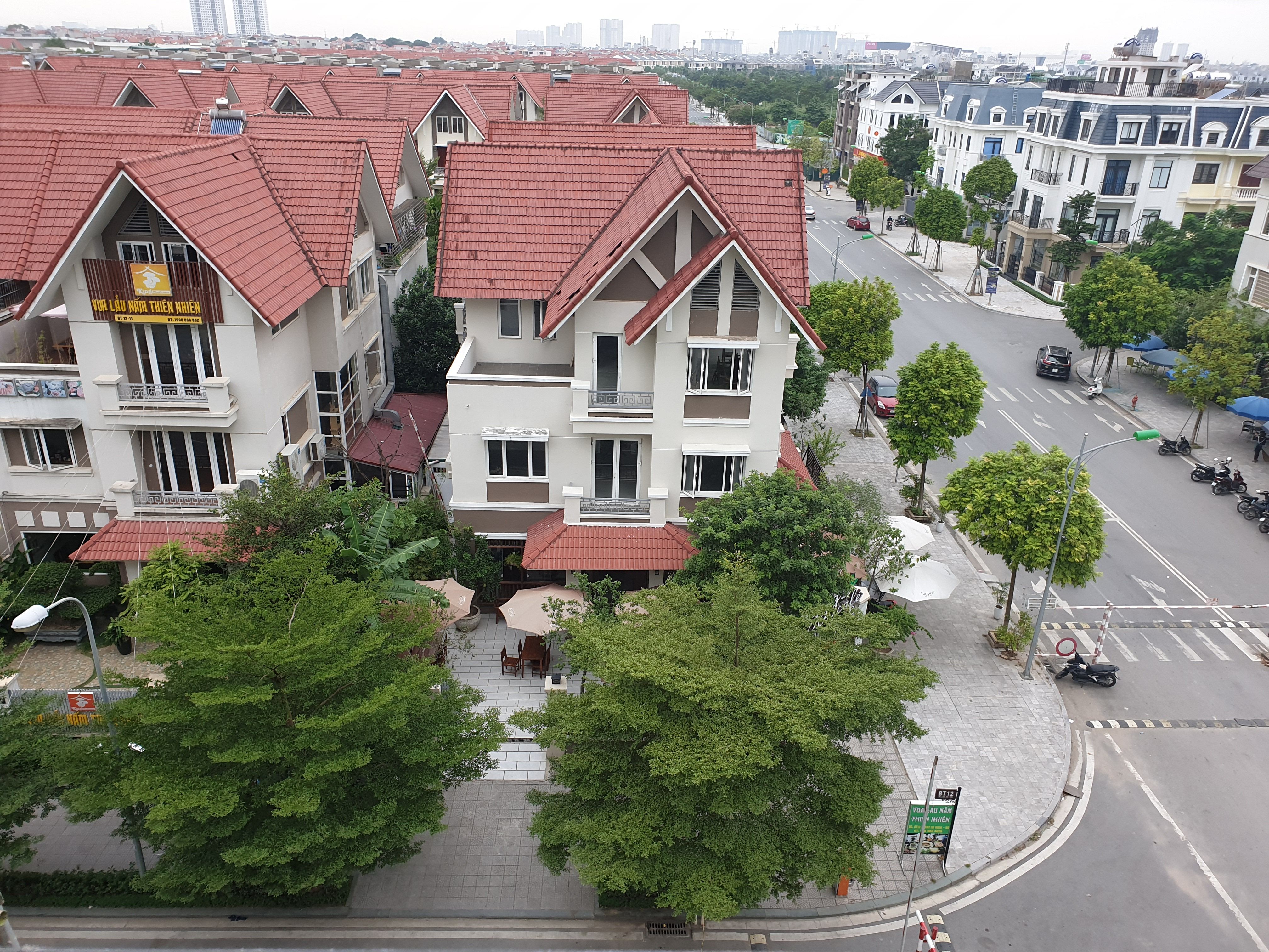 Cho thuê biệt thự Văn Phú, 250m2, 4 tầng có thang máy, kinh doanh tốt