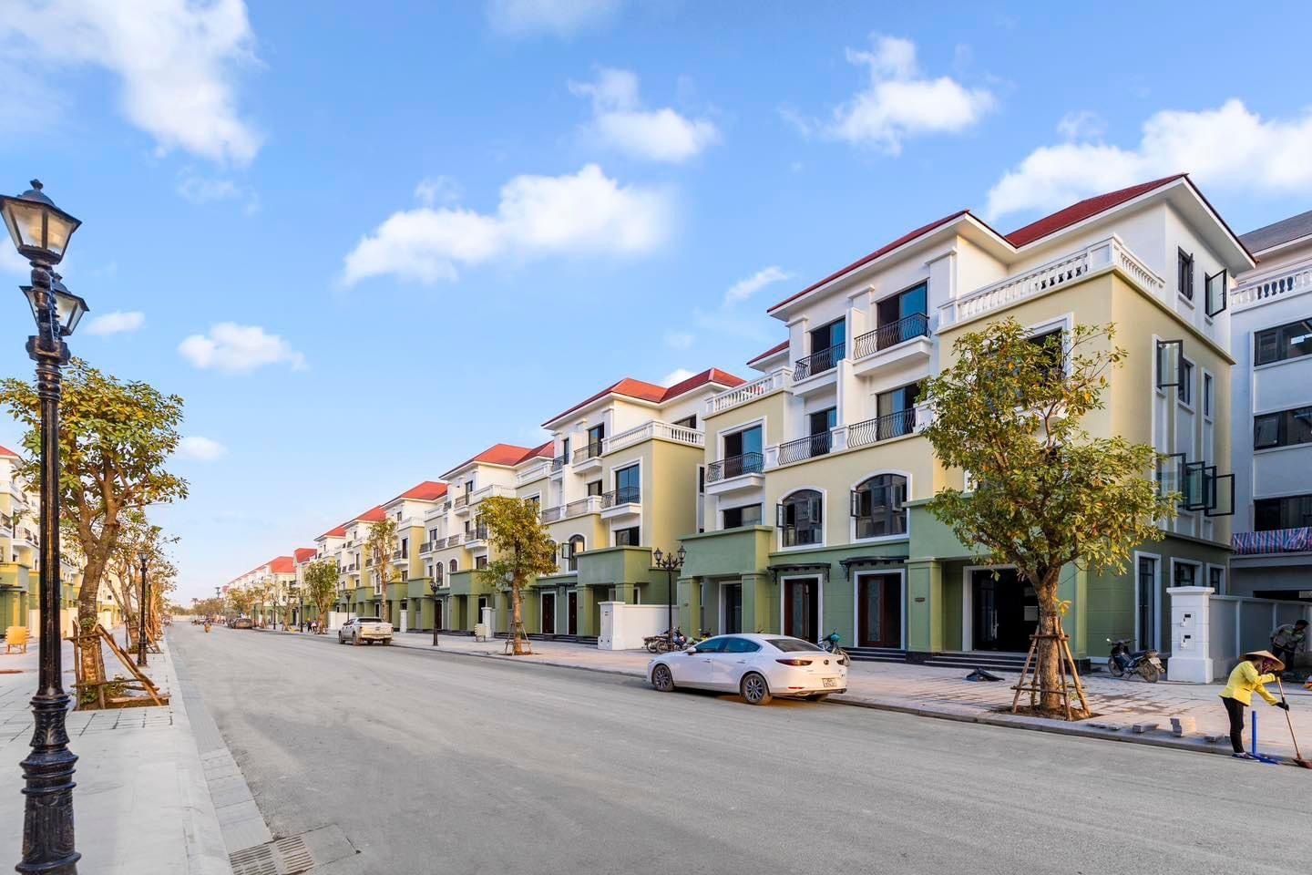 Cần bán nhà liền kề phân khu Vịnh Thiên Đường gần công viên trung tâm Vinhomes Ocean Park 3