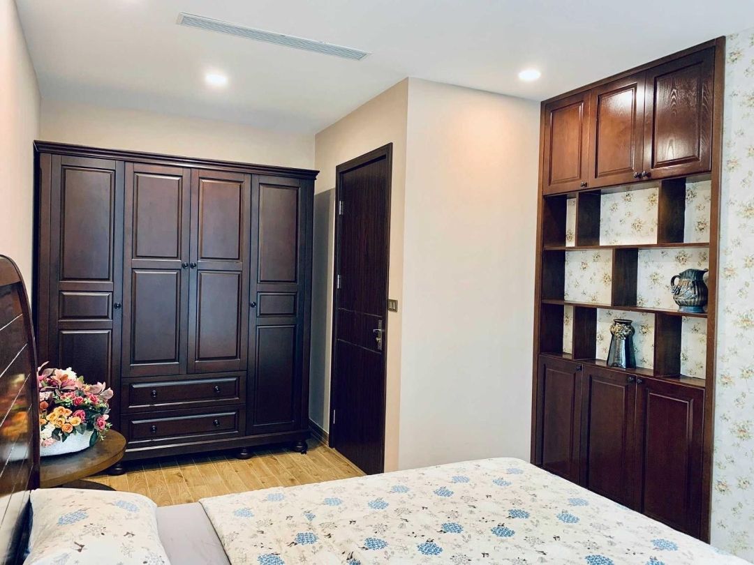 Chính chủ cho thuê căn 3 ngủ 2 VS - DT 128m2 - Sun Grand City Thụy Khuê