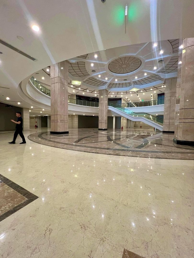 Bán shop thương mại giá VIP tầng 1 hướng Nam Parking Zone 4 Vin Smart City