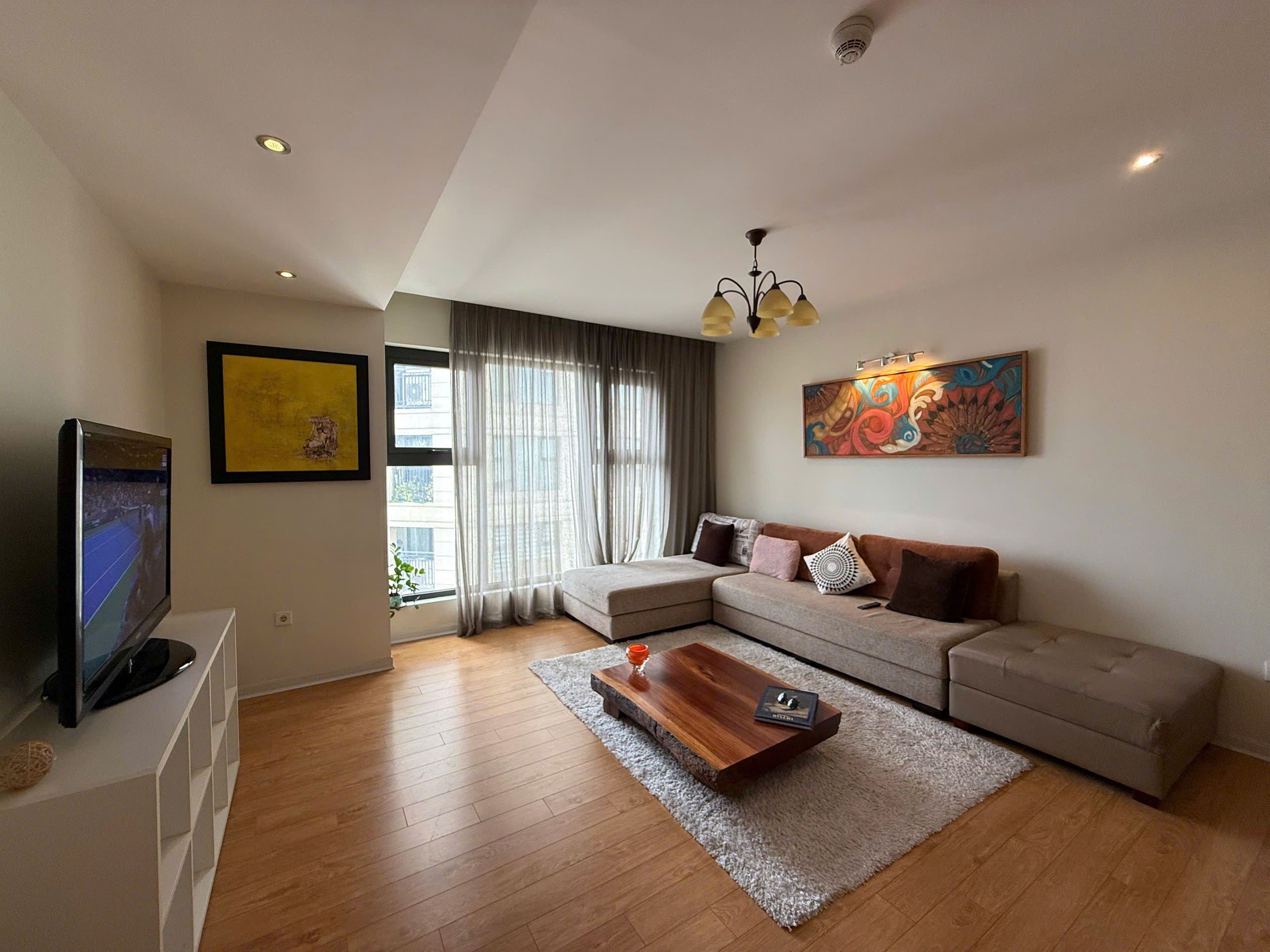 Cho thuê căn hộ 2 phòng ngủ mã 02 tòa A tầng cao D'Le Roi Soleil diện tích 88m2 view Hồ Tây