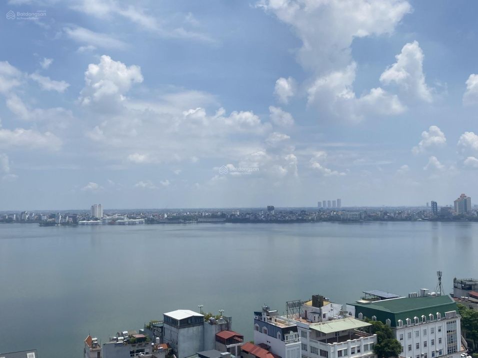Cho thuê căn hộ duplex Golden Westlake Thụy Khuê, 262m2, 6 ngủ, có vườn, nội thất nhập