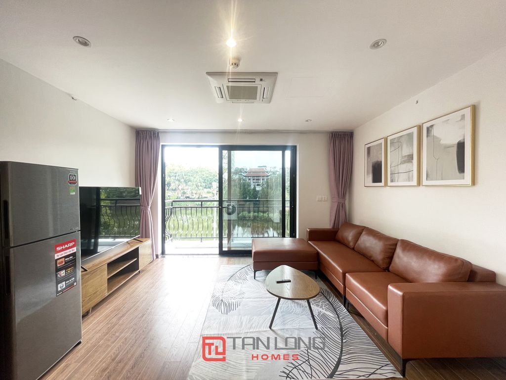 Cho thuê căn hộ dịch vụ 1N1VS view Hồ tại Từ Hoa