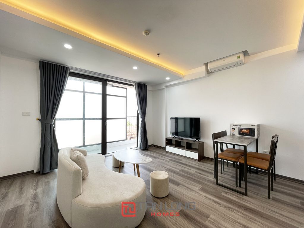 Cho thuê căn hộ dịch vụ 2N2VS tại Tô Ngọc Vân view Hồ