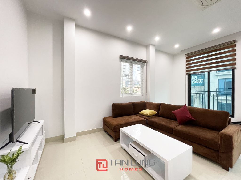 Cho thuê căn hộ 1 phòng ngủ mới tinh tại Yên Phụ giá chỉ 14tr5/tháng