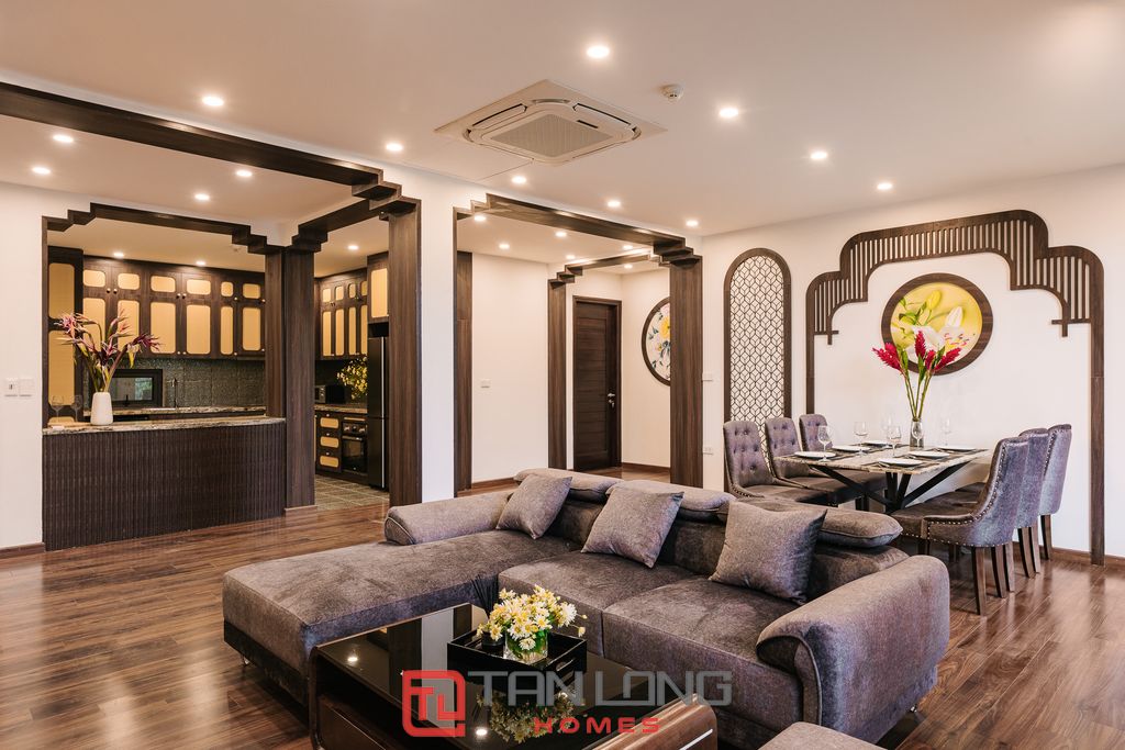 Cho thuê căn hộ dịch vụ cao cấp 4 ngủ tại Xuân Diệu - DT: 250m2 siêu rộng view Hồ