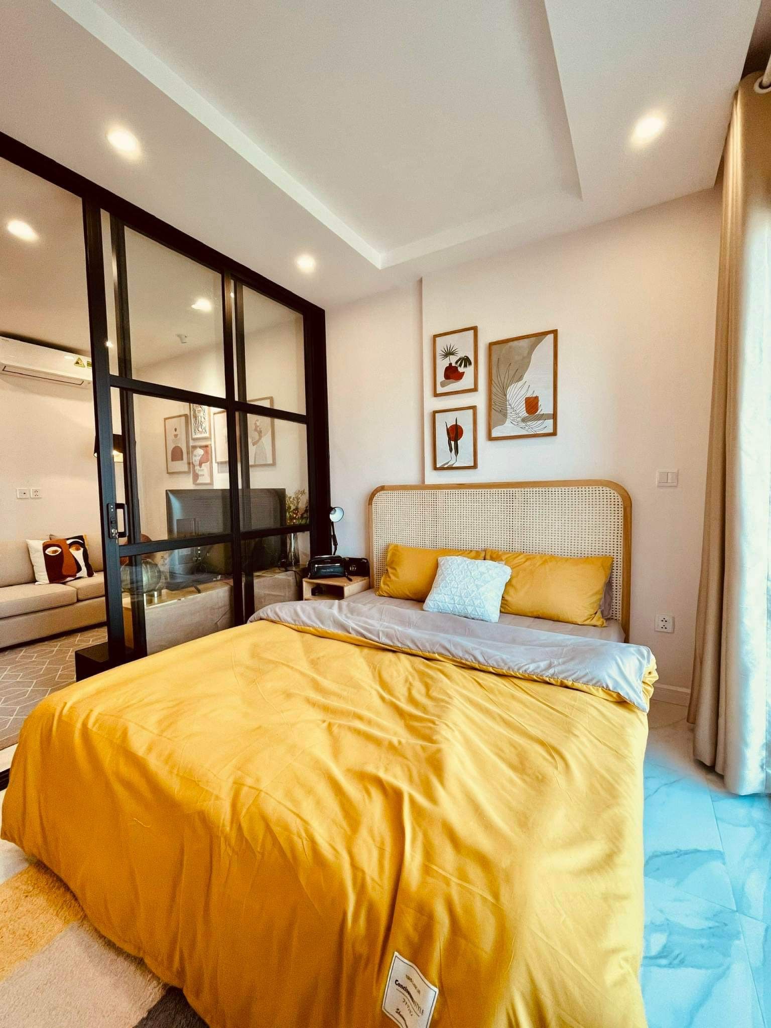 Cần bán căn studio Vinhomes Symphony, giá ưu đãi, đầy đủ đồ cơ bản, hướng Tây
