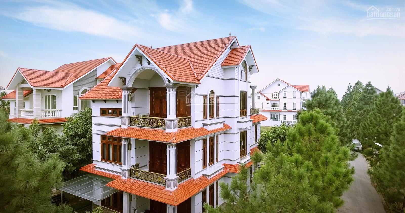 Cho thuê nhà liền kề The Phoenix Garden Đan Phượng tây tứ trạch tầng full nội thất, mặt tiền 12m
