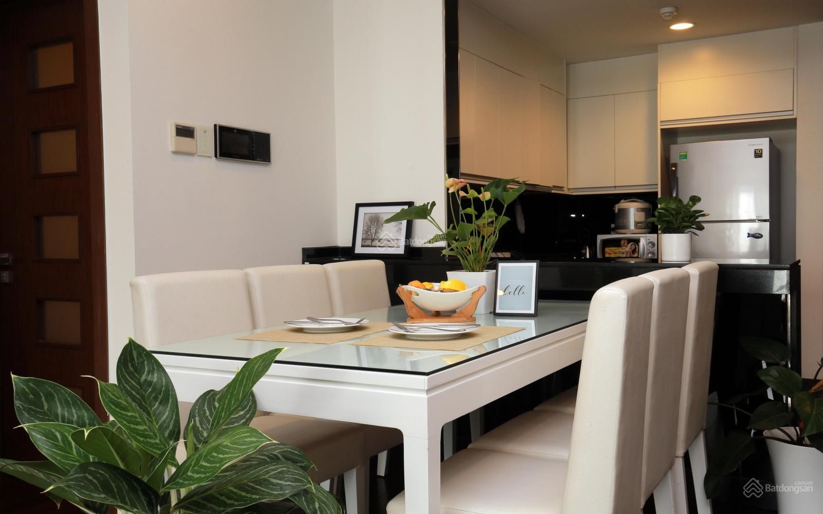 Cho thuê căn hộ 2 ngủ chung cư cao cấp Sun Grand City