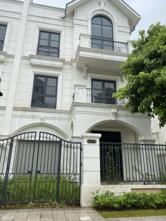 Biệt thự DT 225m2, giá mềm, hướng Đông Bắc, view đẹp tại Vinhomes Riverside