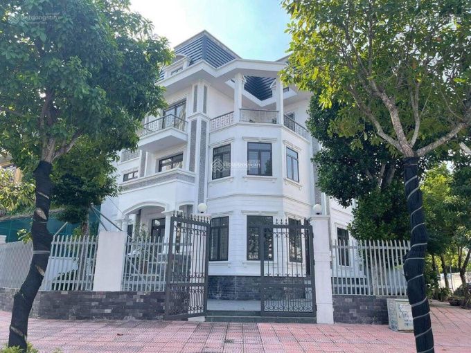 Cho thuê biệt thự hướng Tây Nam Vimeco II Nguyễn Chánh - Diện tích: 150m2/ 4 tầng + 1 đầy đủ đồ