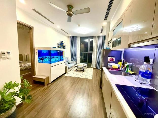 Cho thuê căn hộ 3 ngủ DT 135m2 CC Vinhomes Symphony