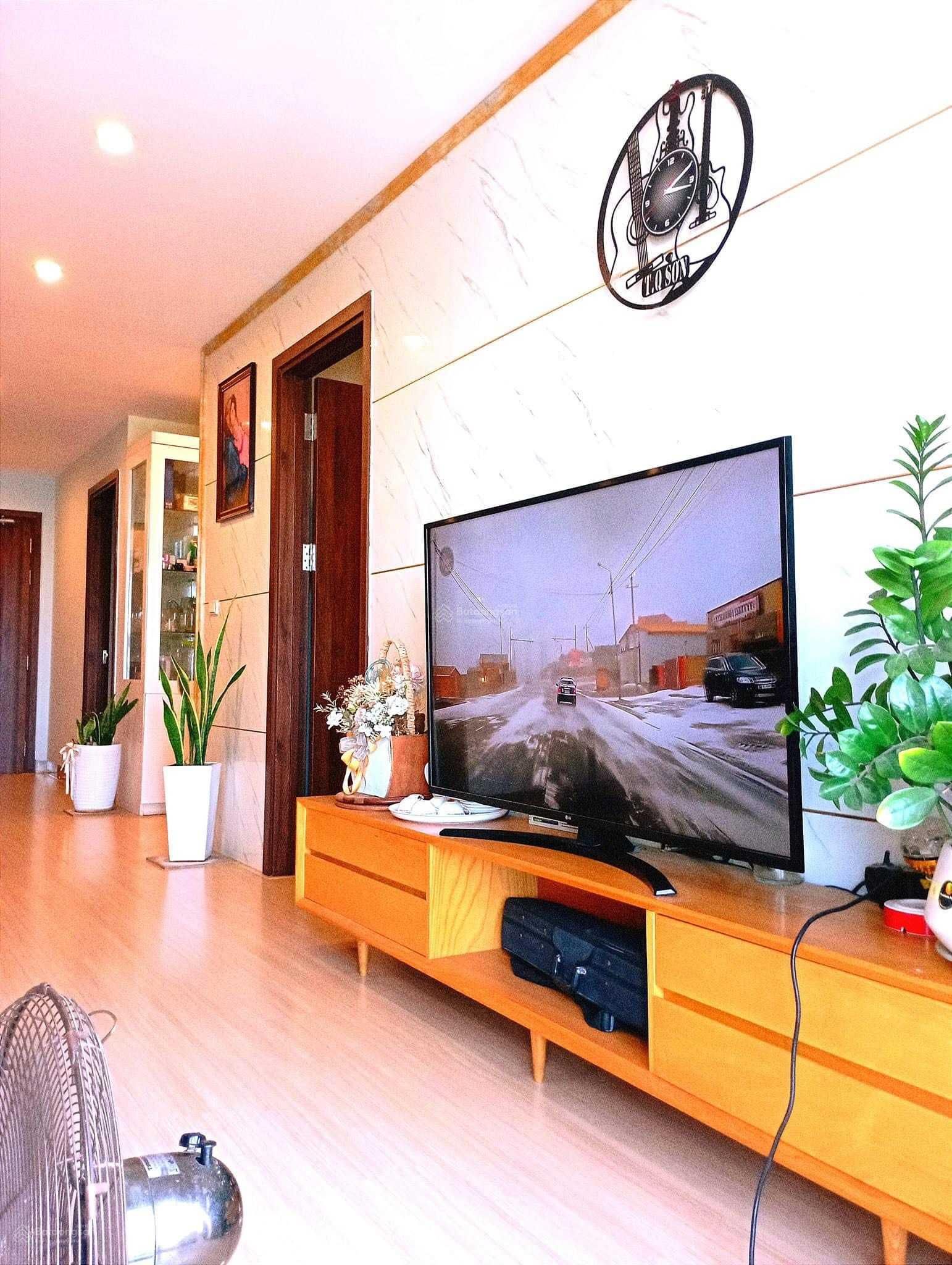 Cần cho thuê căn 3 ngủ chung cư Lạc Hồng Westlake, DT 90m2, giá siêu ưu đãi