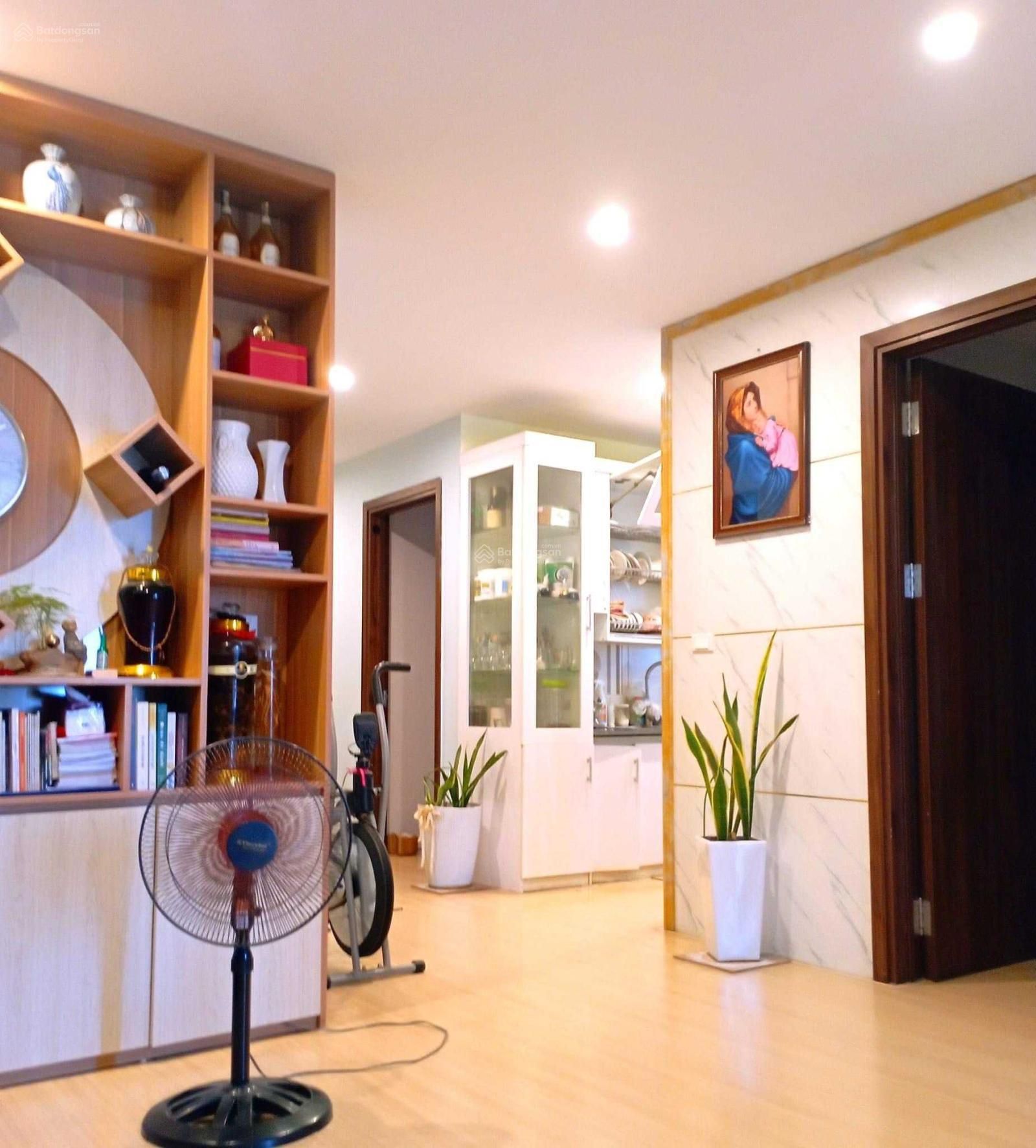 Cần cho thuê gấp căn 3 ngủ 90m2 hướng Tây, chung cư Lạc Hồng Westlake giá vip