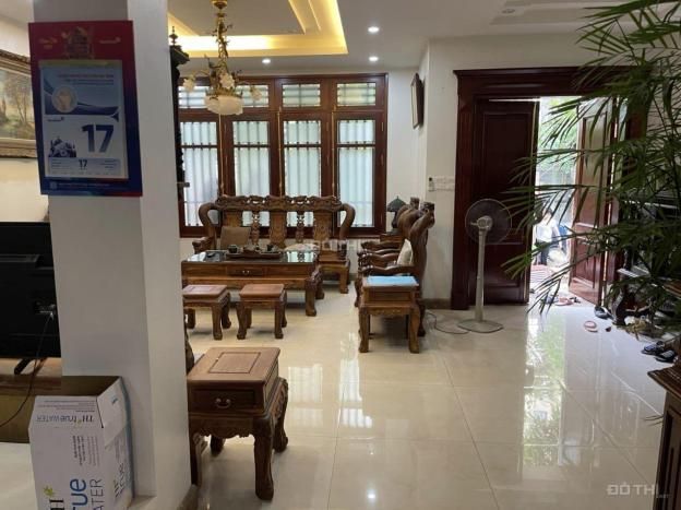 Chính chủ cần bán biệt thự 210m2 KĐT Văn Phú, Hà Đông, có thang máy, giá cả thương lượng