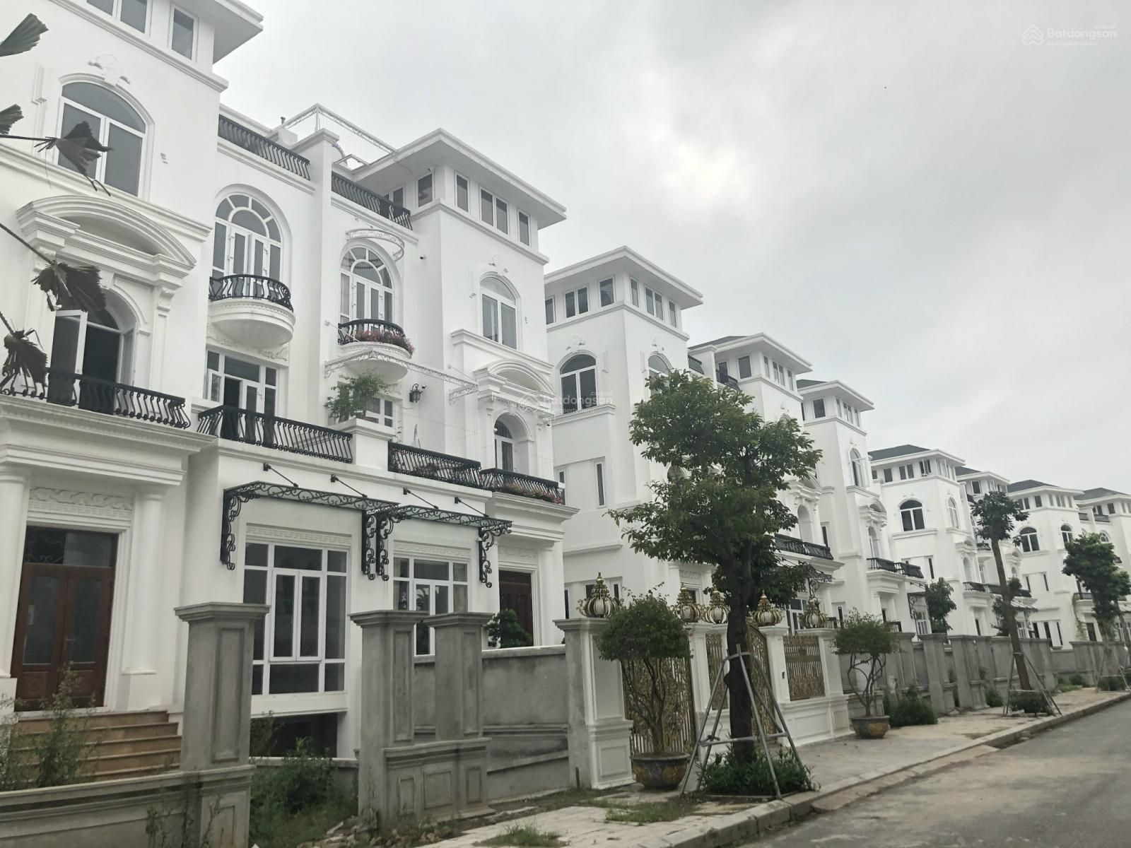 Chính chủ cần bán biệt thự song lập 200m2, hướng Bắc tại KĐT Louis City Đại Mỗ