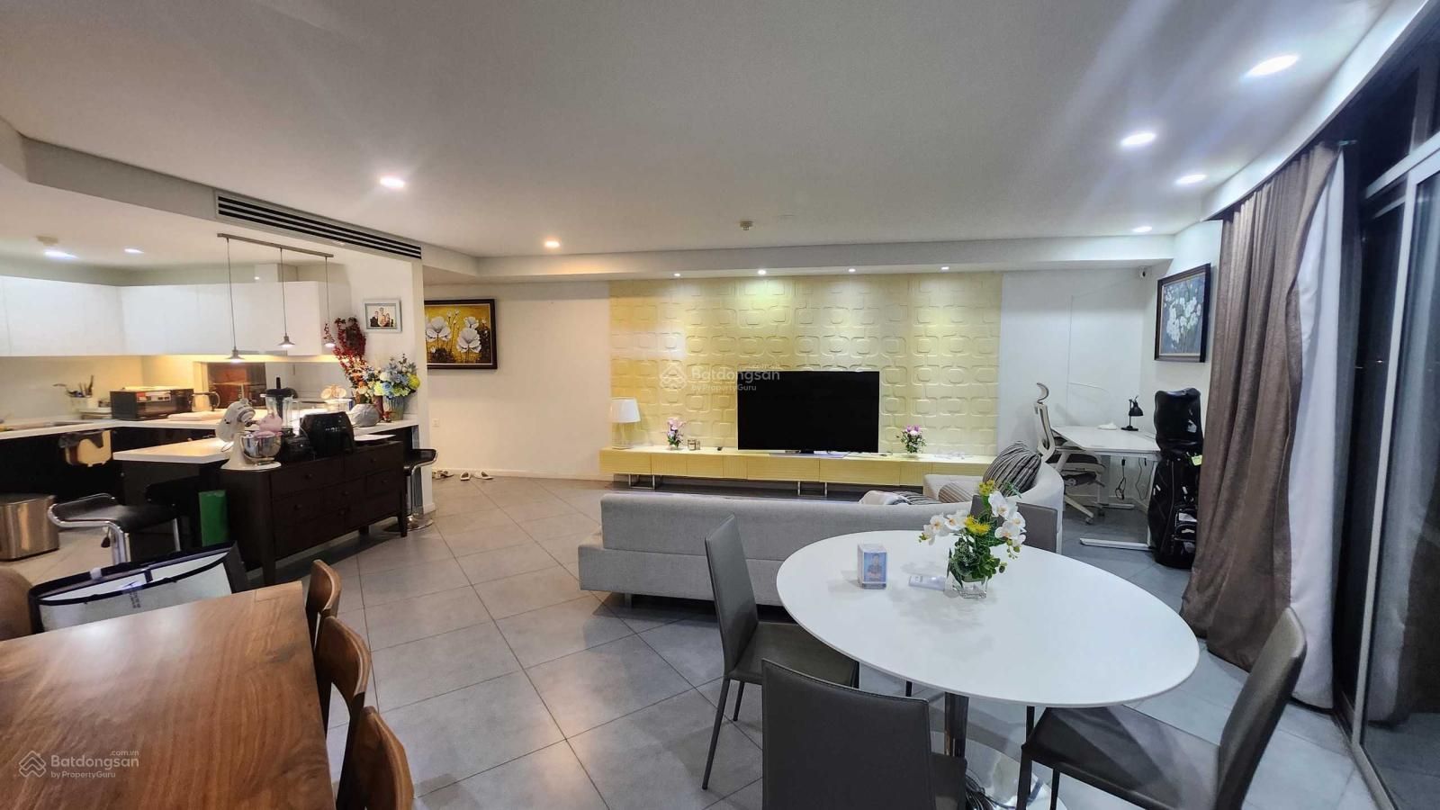 Bán căn hộ số B03 tòa Watermark, 395 Lạc Long Quân, 151m2, 3 PN, căn góc view thẳng Hồ Tây