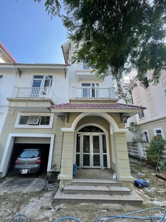 Bán nhà biệt thự 240m2 Geleximco Lê Trọng Tấn, mặt tiền rộng, vị trí đất vàng, hướng Đông