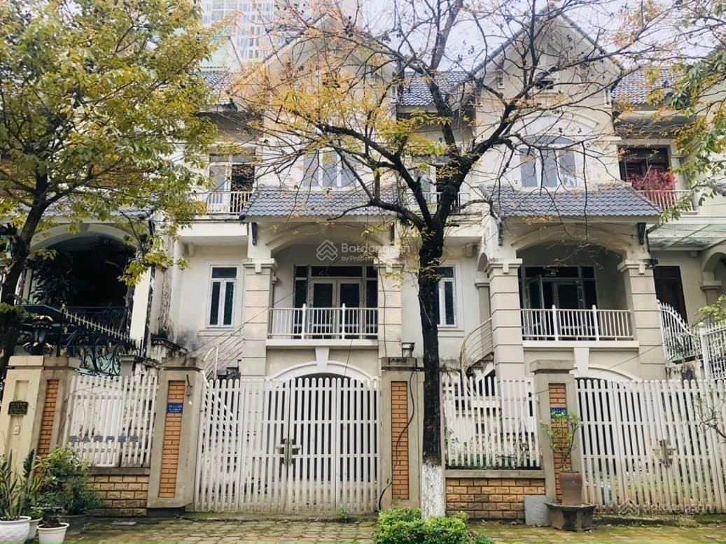 Cho thuê biệt thự KĐT Văn Phú, Hà Đông, Hà Nội - Diện tích: 220m2 x 3 tầng, 1 tum