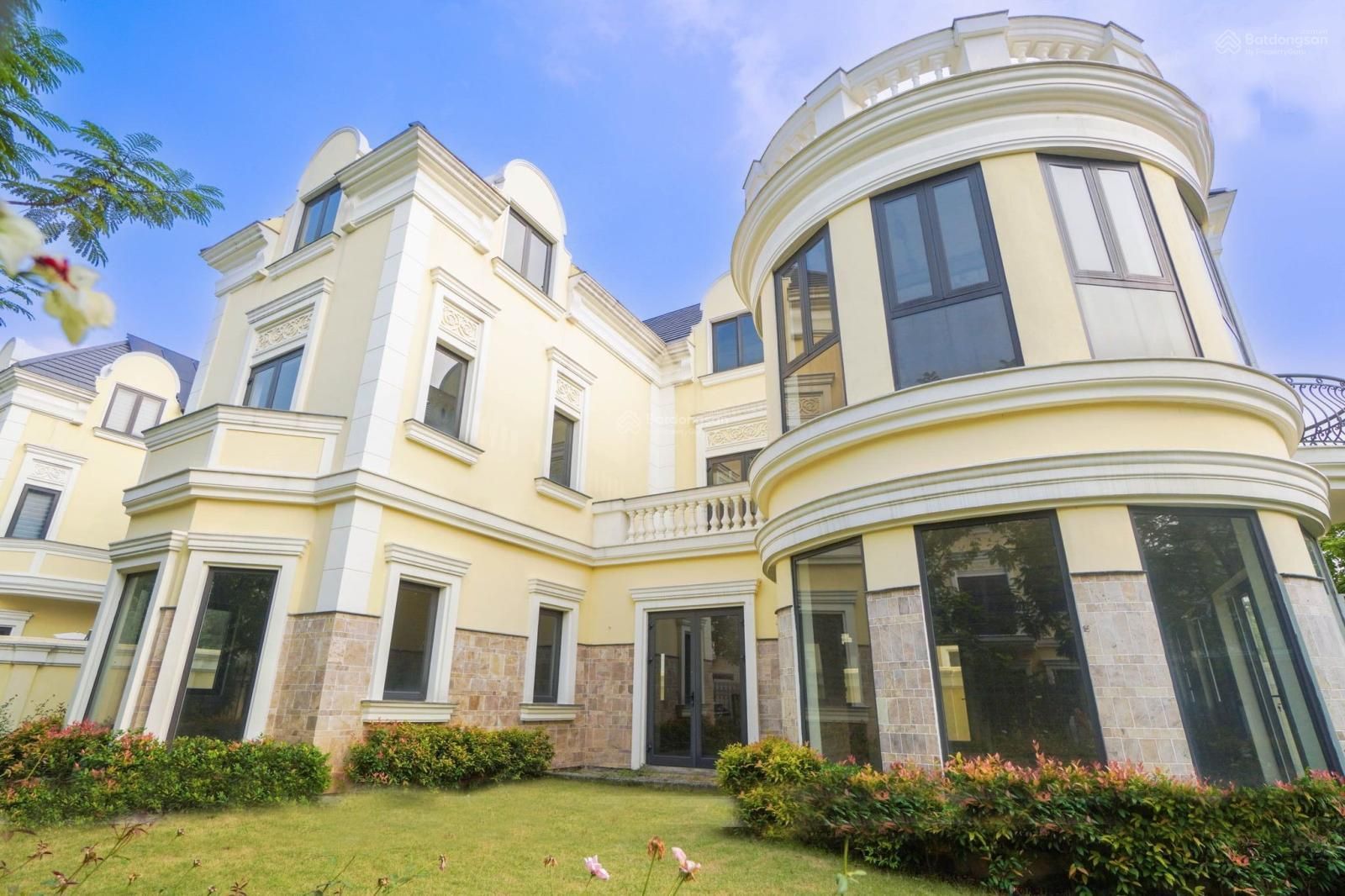 Bán biệt thự song lập An Lạc Symphony 200m2 hướng Tây Nam, view mặt kênh