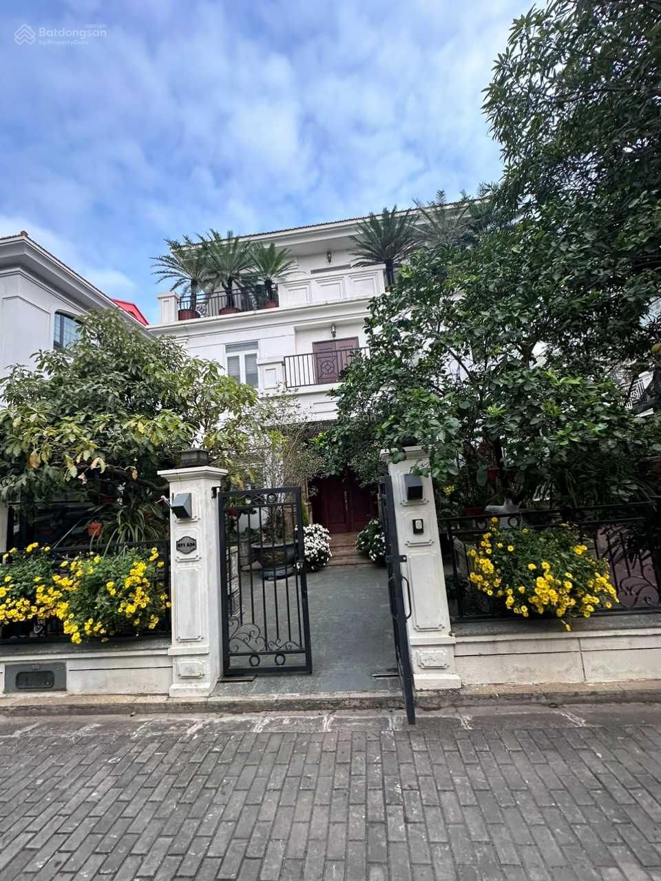 Cho thuê gấp biệt thự song lập Splendora Bắc An Khánh hướng chính Bắc diện tích 270m2, giá VIP