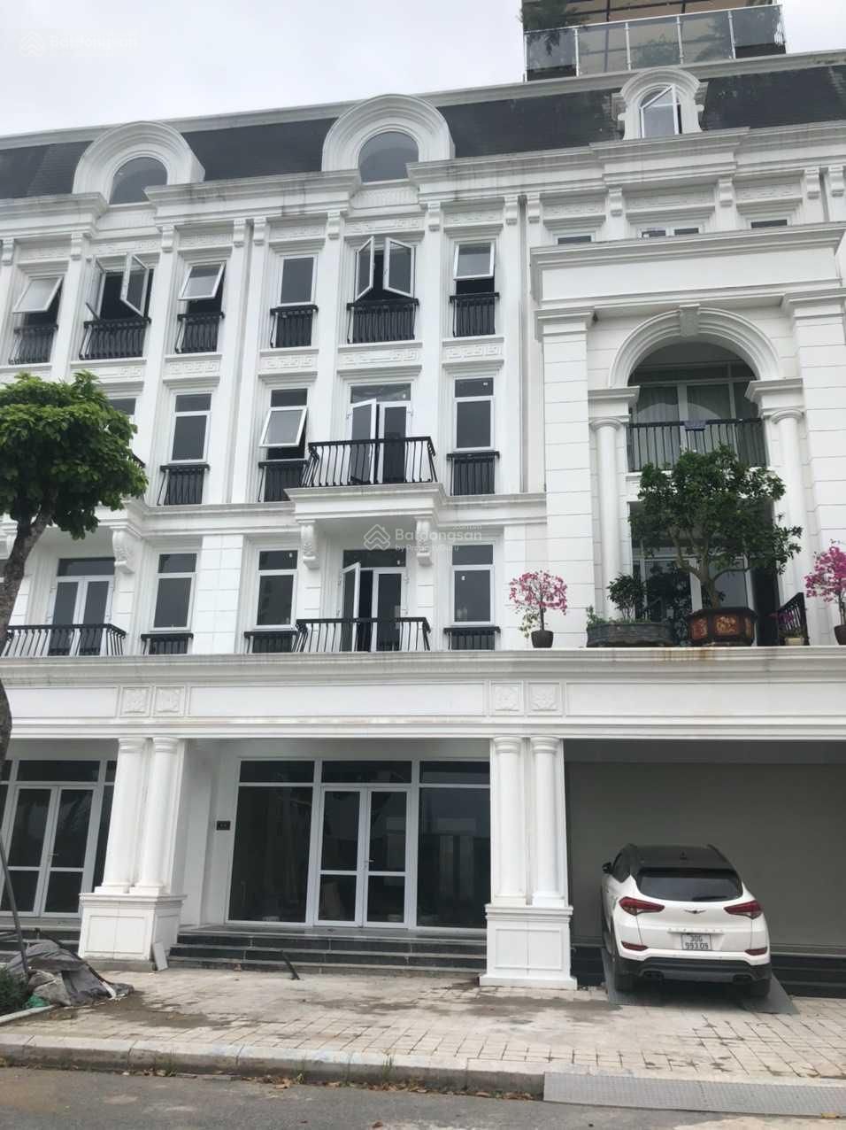 Cần bán gấp căn shophouse 120m2 hướng Bắc tại KĐT Louis City Đại Mỗ