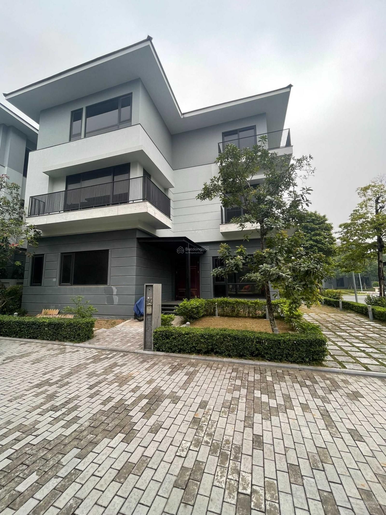 Cho thuê biệt thự đơn lập chưa đồ Splendora Bắc An Khánh diện tích: 330m2 x 3 tầng có bể bơi