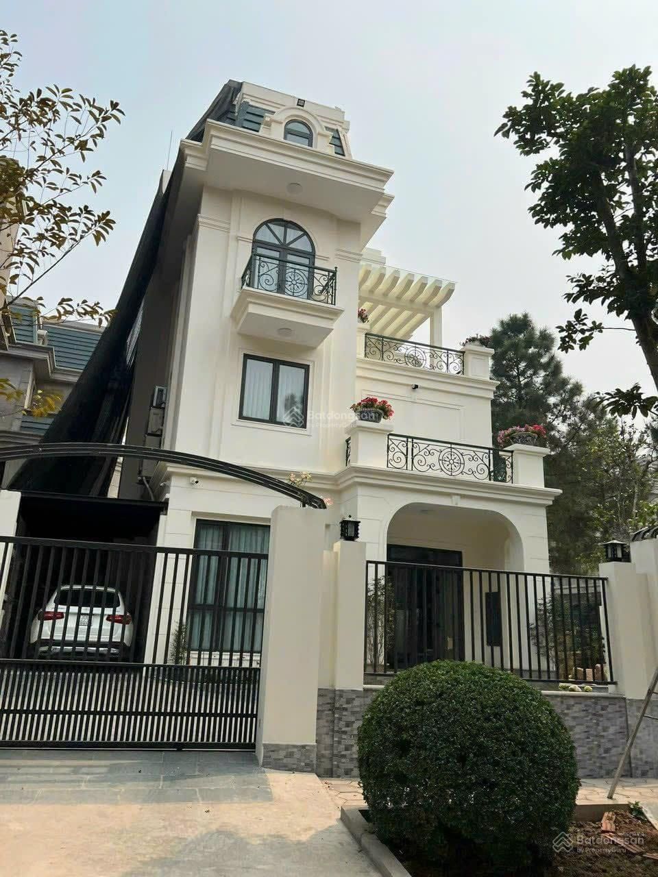 Cho thuê biệt thự đơn lập The Phoenix Garden Đan Phượng - DT 200m2 x 3 tầng hướng Đông Bắc, đủ đồ