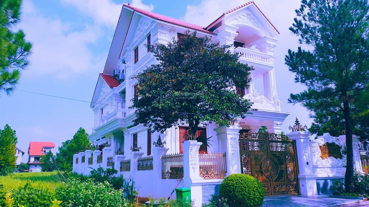 Cần bán biệt thự The Phoenix Garden Đan Phượng hướng Tây Bắc diện tích 200m2 x 3 tầng, đủ nội thất