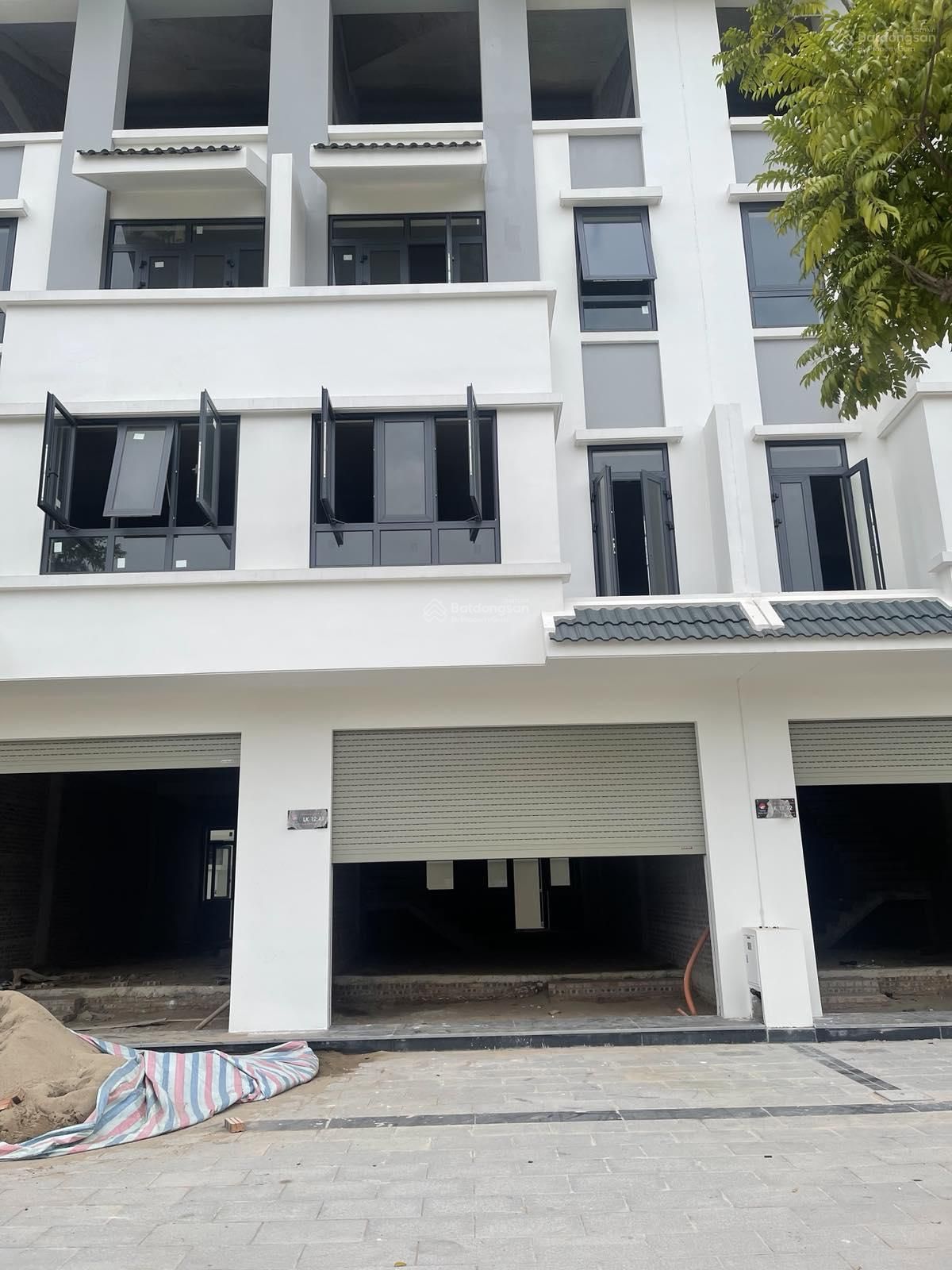 Cho thuê nhà liền kề xây mới diện tích 100m2 x 4 tầng hướng chính Đông KĐT Phú Lương Hà Đông