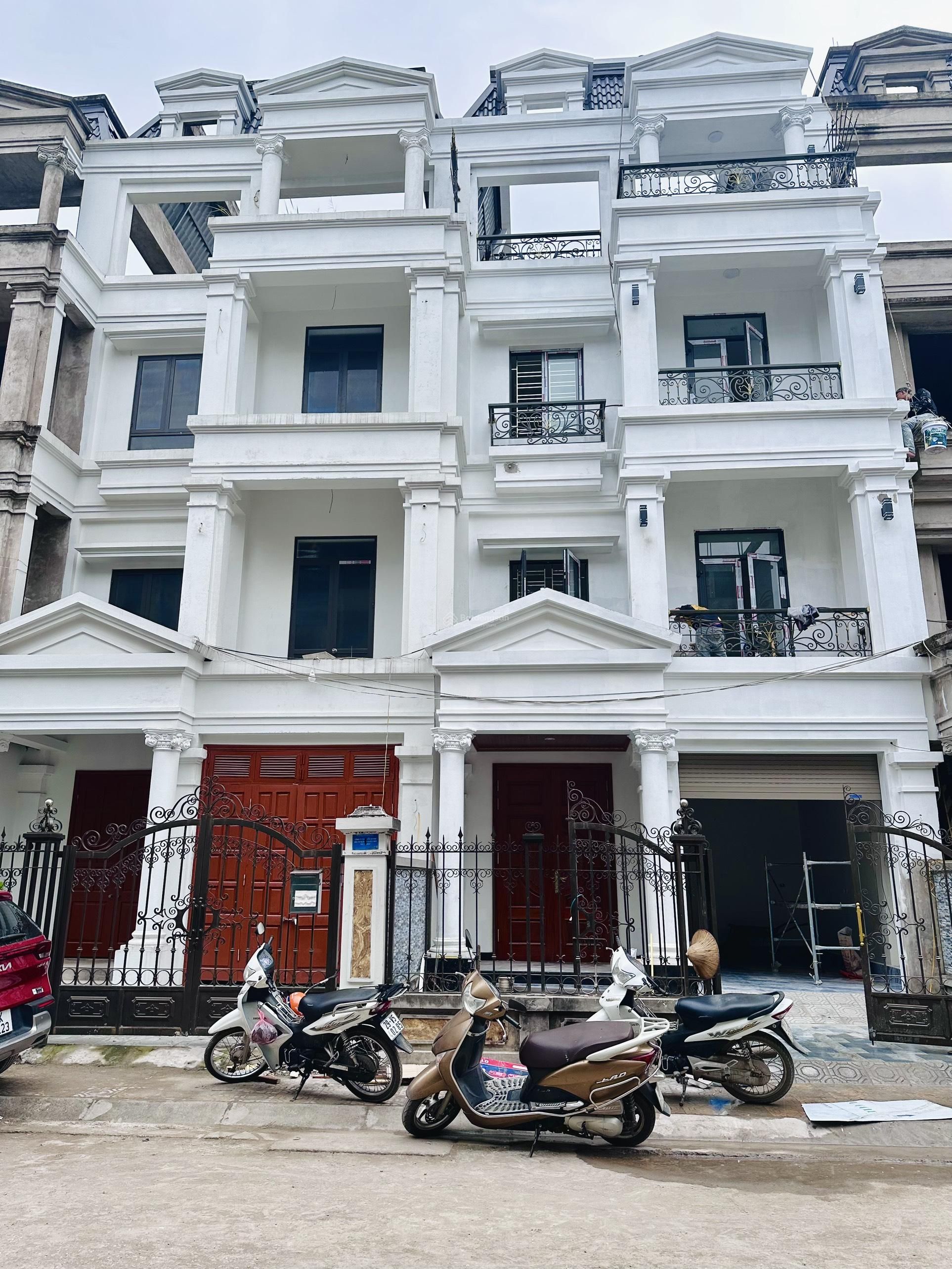 Chính chủ cần bán nhà liền kề hướng tây tứ trạch, 96m2x 6 tầng tại Louis City Đại Mỗ