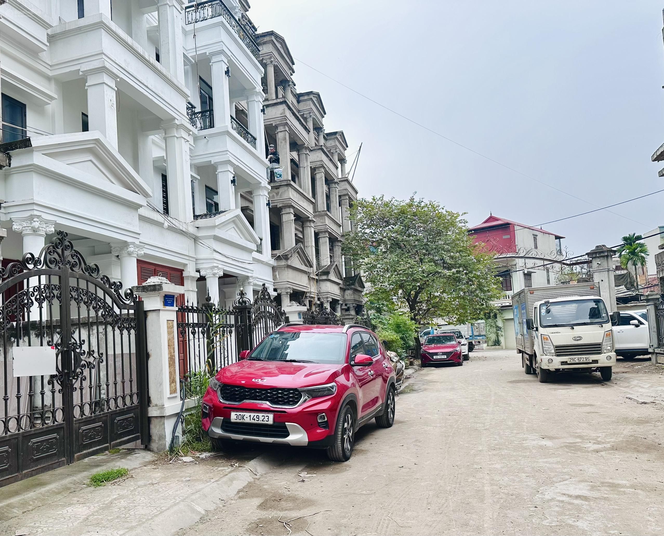 Bán nhà liền kề hướng Đông, DT 88m2x 5 tầng tại Louis City Đại Mỗ