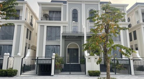 Cần bán biệt thự sân vườn Grand Hyde Park TMS Vĩnh Yên hướng Nam 180m2 x 3 tầng xây thô mặt trong