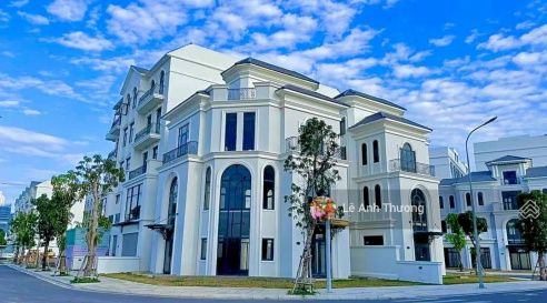 Bán biệt thự Forestia Park MIK Phố Nối - sân vườn rộng Tây Nam xây thô mặt trong 3 tầng 1 tum