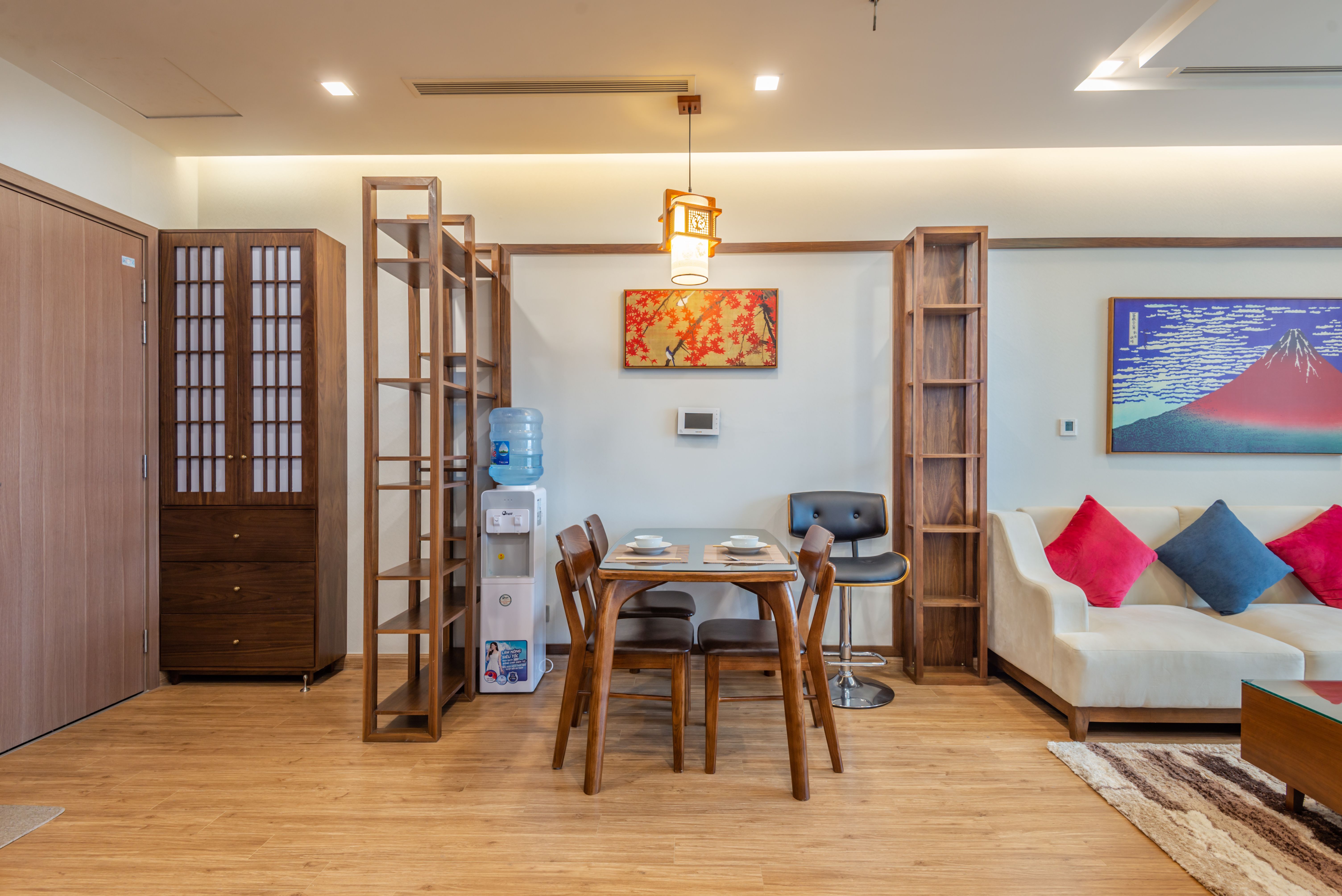 Cho thuê căn hộ 2 phòng ngủ phong cách Nhật Bản tại Vinhomes Metropolis - Diện tích: 80m2