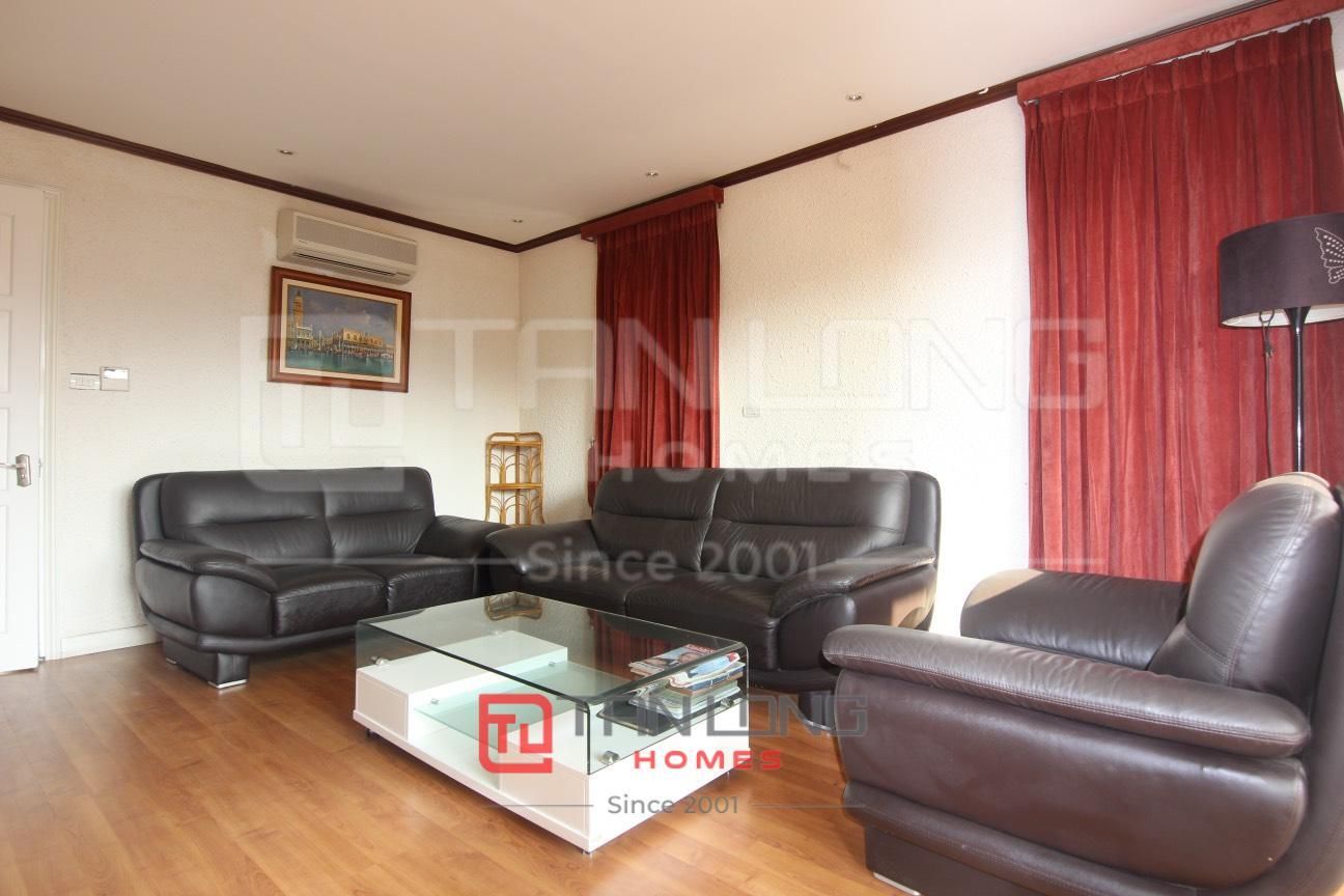 Bán biệt thự 230m2 view đường đôi tại T6 Ciputra, sẵn sổ đỏ, vị trí đẹp