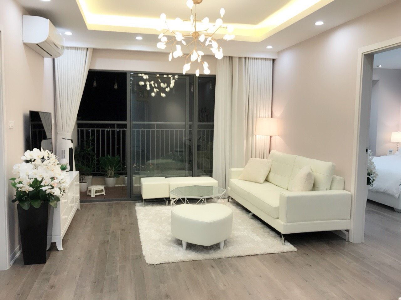 Cần tiền bán gấp căn hộ tầng cao Ngoại Giao Đoàn, DT 110.5m2, giá 38 triệu/m2