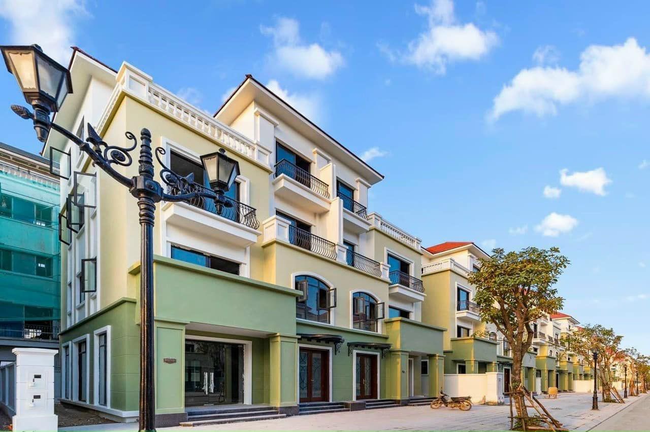 Cho thuê biệt thự song lập mặt tiền view công viên khu Vịnh Tây Vinhomes Ocean Park 3 The Crown