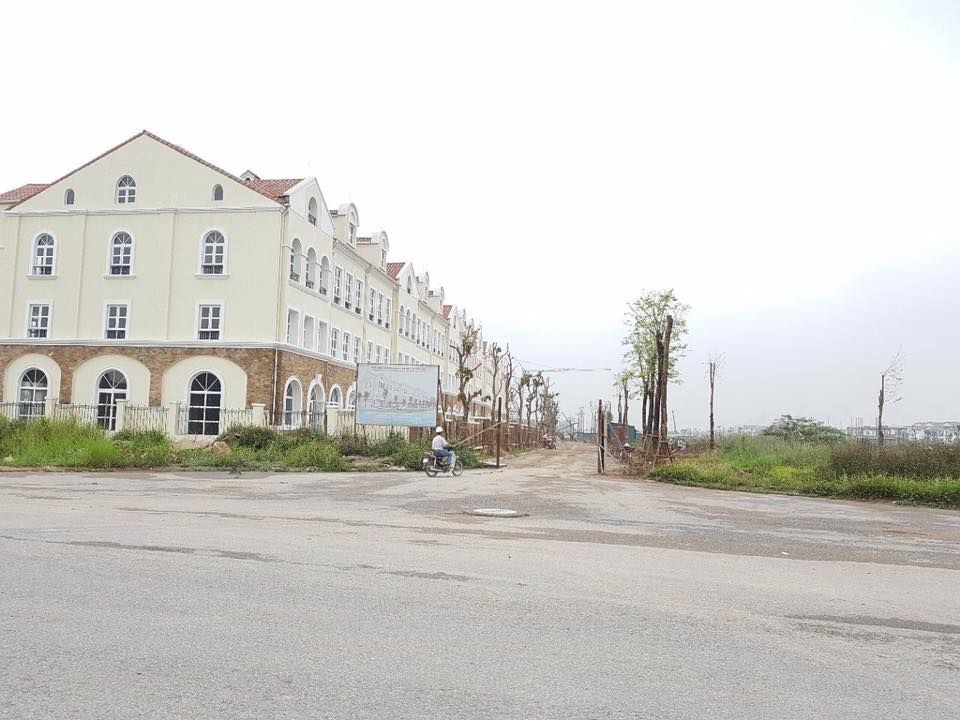 Chuyển nhượng biệt thự căn góc đơn lập hướng Đông Bắc, 354m2 Nam An Khánh Sudico hoàn thiện đẹp