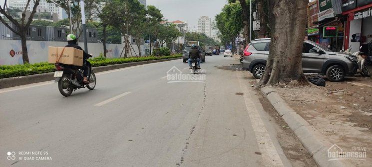 Cho thuê nhà 4 tầng mặt đường Lạc Long Quân ( gần chợ Bưởi)