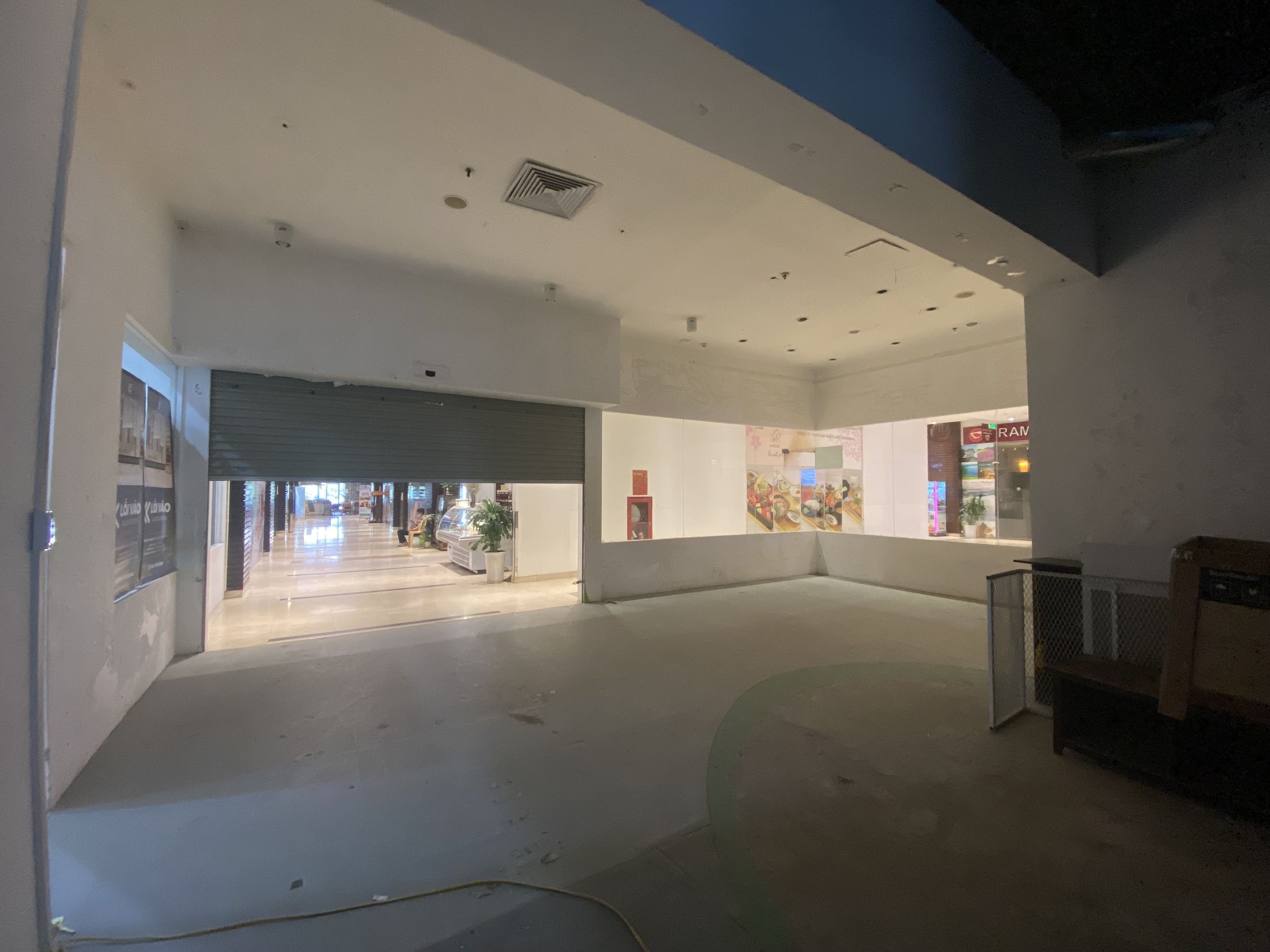Cho thuê sàn kinh doanh Syrena 51 Xuân Diệu, DT 500m2, kinh doanh tốt. LH 0989734734