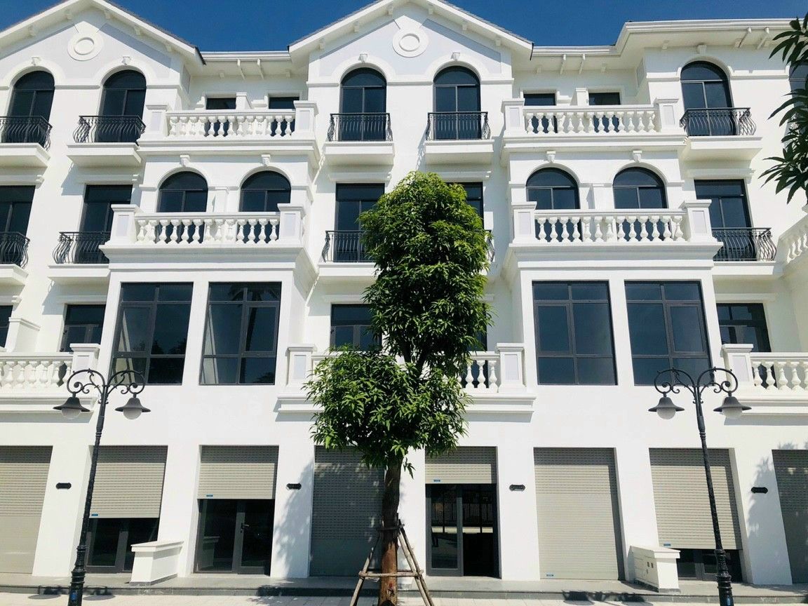 Bán Shophouse Sunshine Golden River hướng chính Nam diện tích rộng, mặt tiền: 8m phù hợp kinh doanh