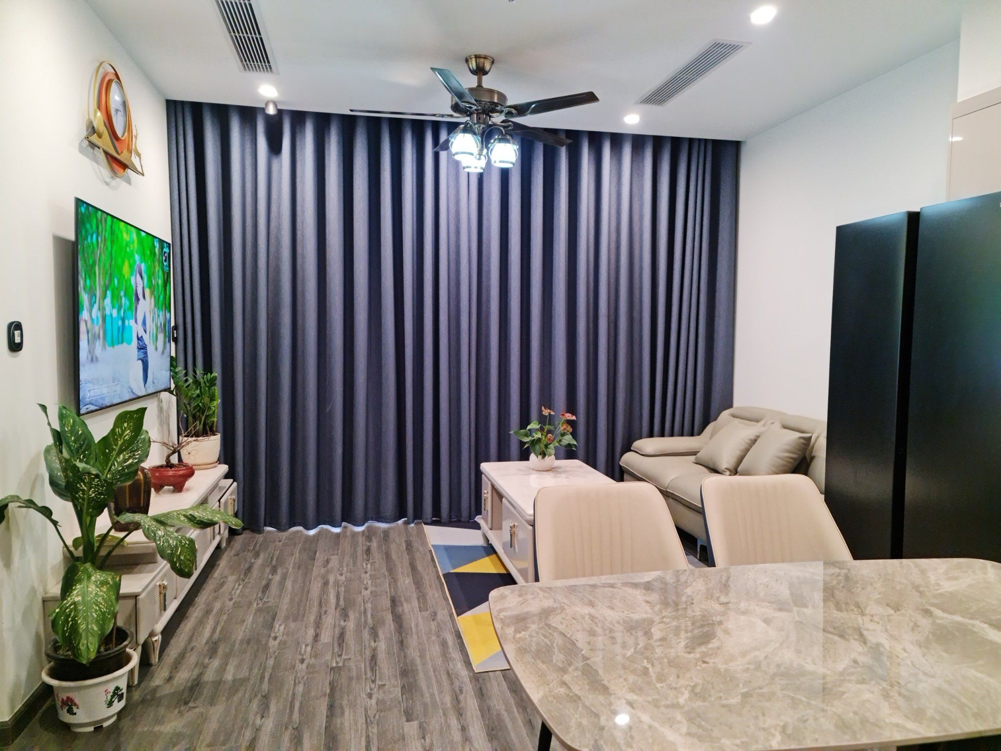 Cần cho thuê căn hộ 1 phòng ngủ view Hồ Tây tại Watermark 395 Lạc Long Quân