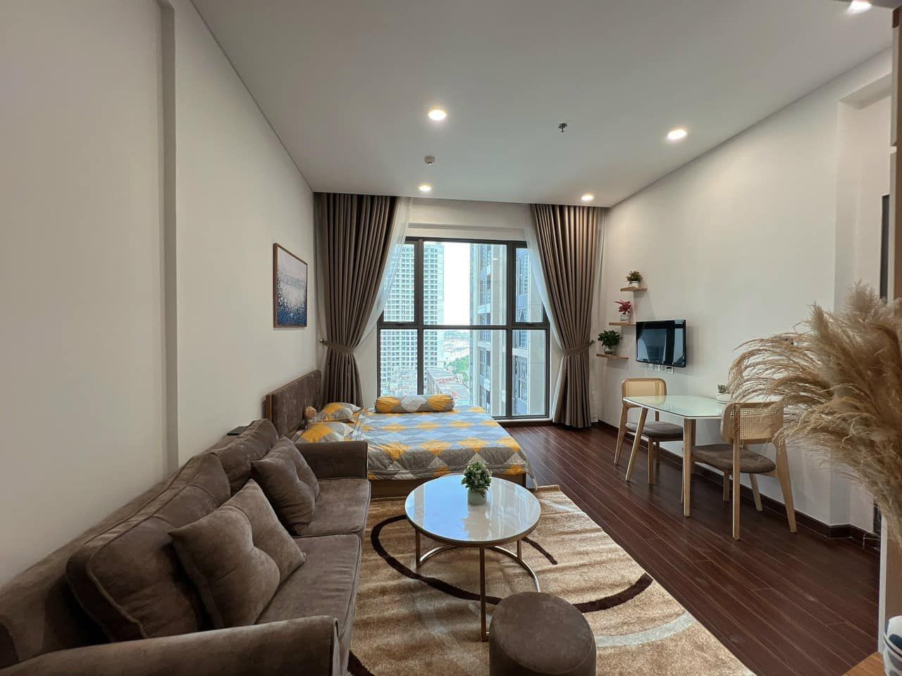 Cần bán căn hộ chung cư 1 phòng ngủ toà W1 Vinhomes West Point Phạm Hùng